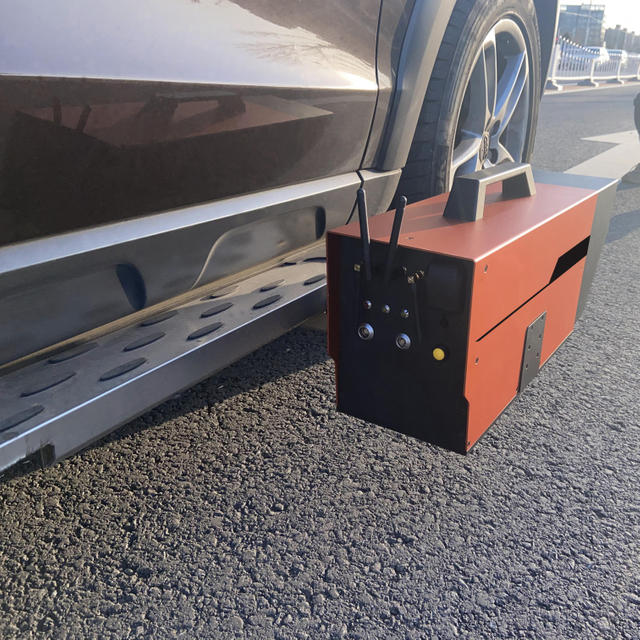 Fitur retroreflectometer untuk marka jalan dan metode penyesuaian cahaya 