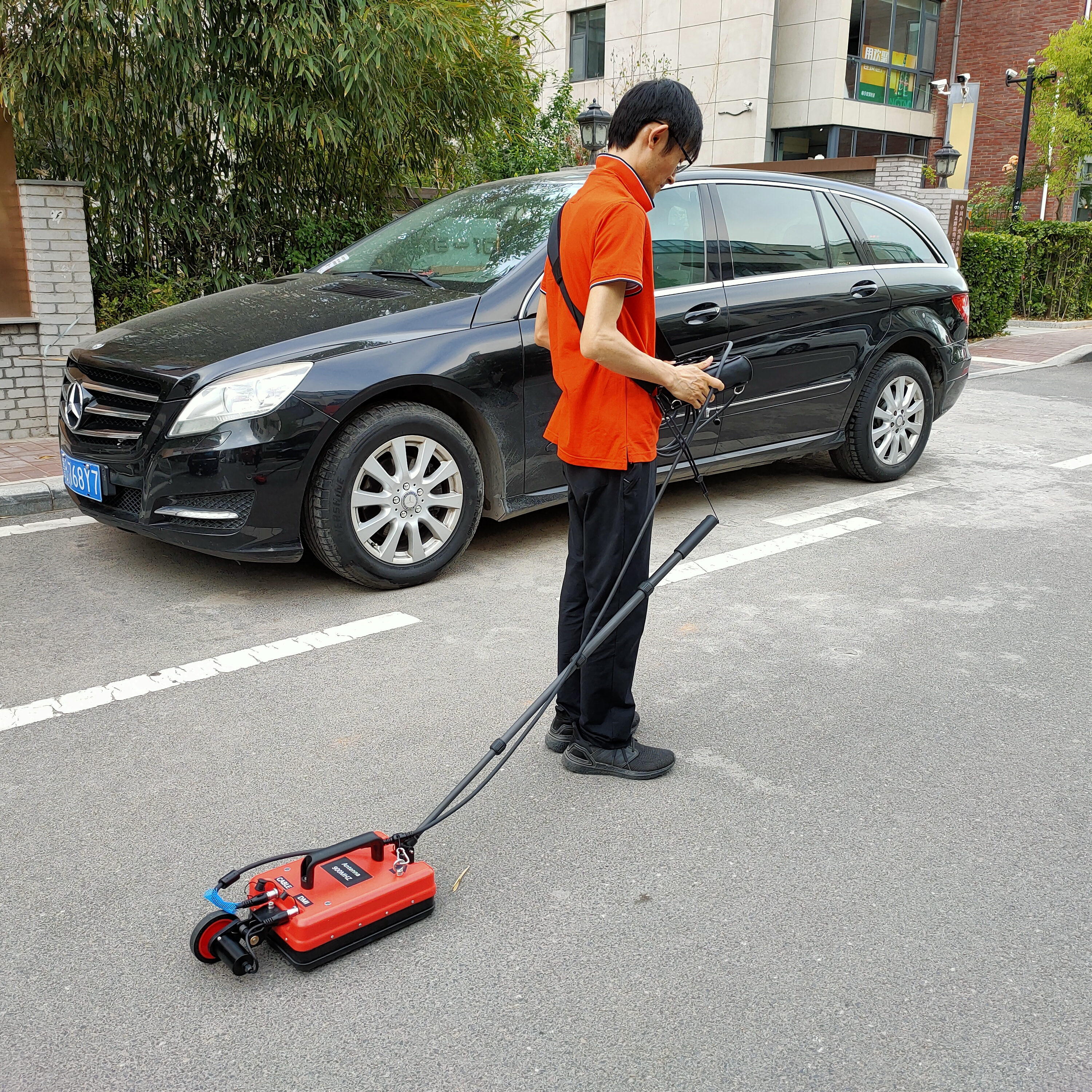 TBT Scietech Ground Penetrasi Radar/GPR Untuk Deteksi Jalan Raya, Konstruksi Terowongan, Jembatan, Militer dan Arkeologi