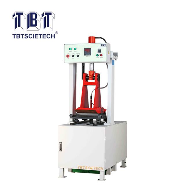 Permohonan rol slab aspal untuk pelacak roda